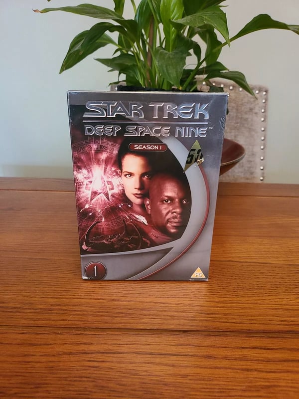 Star Trek Deep Space Nine - Sesong 1 DVD Star Trek Deep Space Nine - Sesong 1 DVD