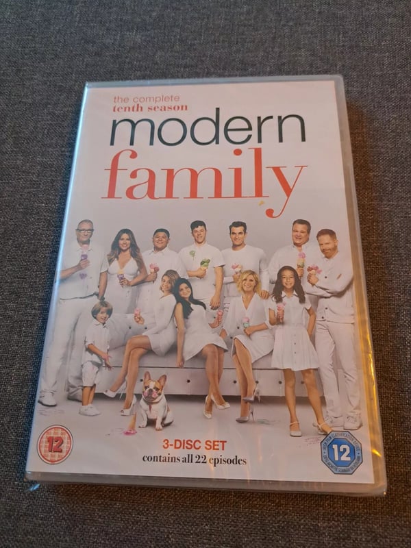Modern Family: The Complete Tenth Season DVD (3-disc, Region 2)