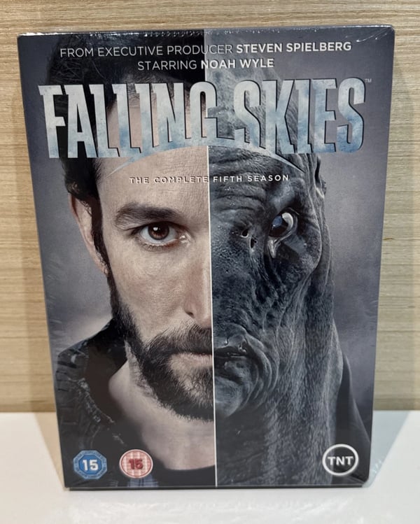 FALLING SKIES The Complete Fifth Season (5) Final Original DVD set- Region 2 Brand New FALLING SKIES The Complete Fifth Season (5) Final Original DVD set- Region 2 Brand New