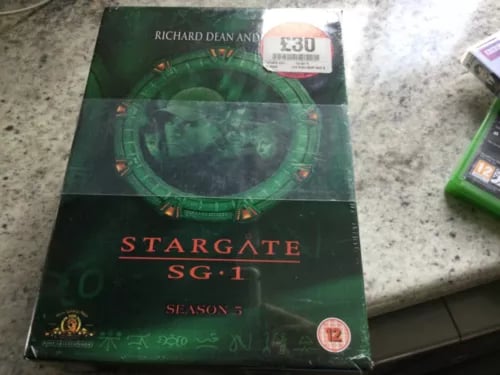 Stargate SG-1 - Sesong 5 (2003) DVD Stargate SG-1 - Sesong 5 (2003) DVD