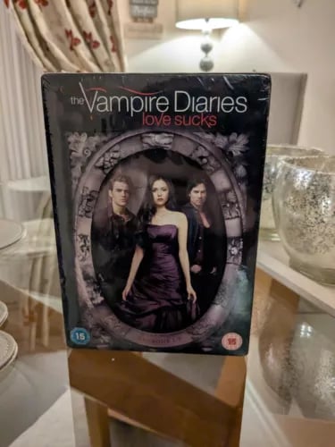 Vampire Diaries Love Sucks Complete Box Set DVD Season 1-5 Region 2 Brand New