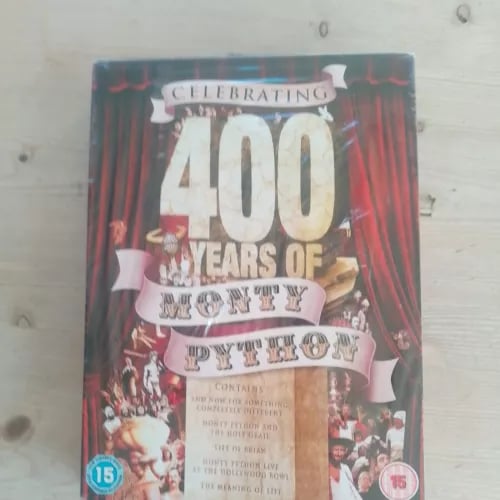 Monty Python - 40th Anniversary (400 Years Of) 5 DVD Box Set. ! Unused! Region 2 Brand New