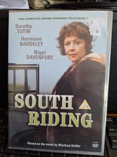 South Riding: Koko Yorkshire TV-sarja (4 DVD) South Riding: Koko Yorkshire TV-sarja (4 DVD)