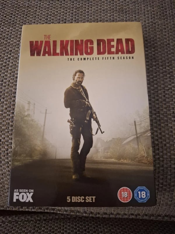 The Walking Dead - Sæson 5 (DVD) The Walking Dead - Sæson 5 (DVD)