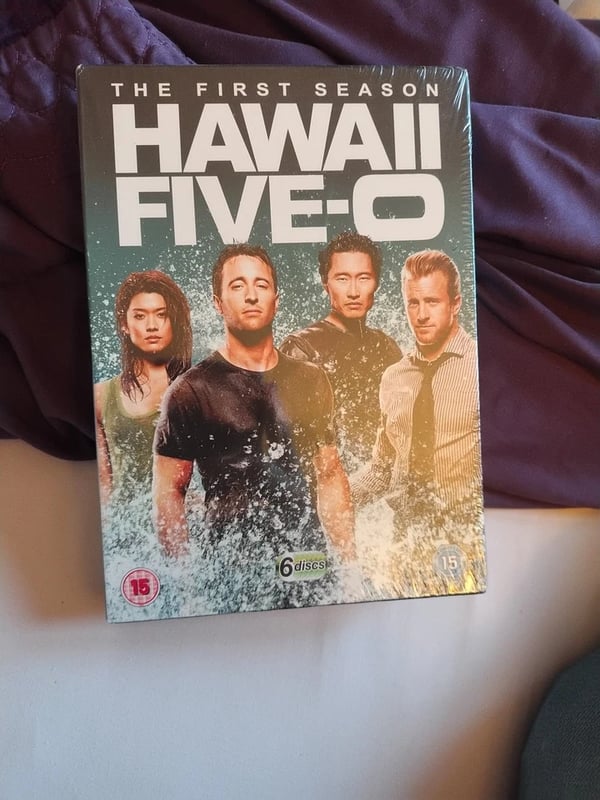 HAWAII FIVE-O (REBOOT) COMPLETE SEASON ONE (1) R2 DVD BOX SET Region 2 Brand New
