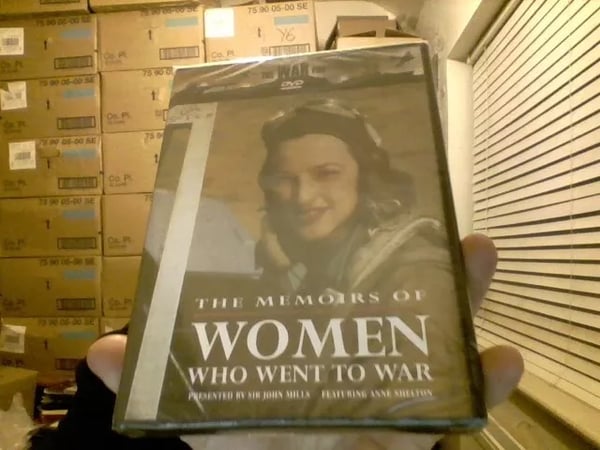 Krigsarkivet: Kvinnor som gick i krig – Memoarer [DVD]