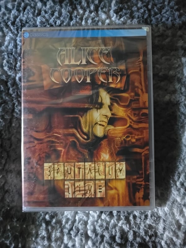 Alice Cooper - Brutally Live DVD (2000 Hammersmith Apollo) Alice Cooper - Brutally Live DVD (2000 Hammersmith Apollo)