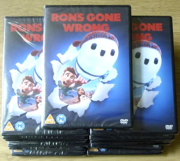 13 x Ron's Gone Wrong DVD-filmer (2021)