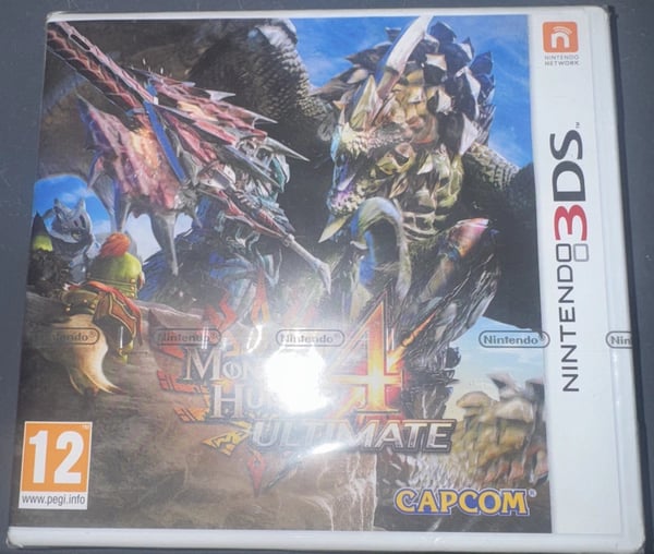 MONSTER HUNTER 4 ULTIMATE NINTENDO 3DS Brand New