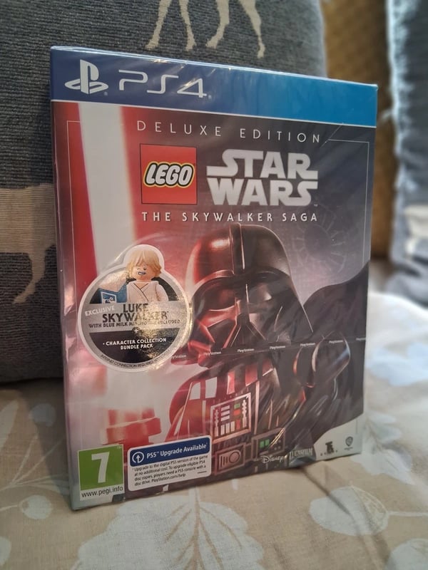 LEGO Star Wars The Skywalker Saga Deluxe Edition PS4 + Blue Milk Le Brand New