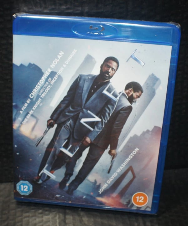 Tenet blu ray Run 150 time min approx foil P&P Free Brand New