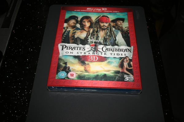 Pirates Of The Caribbean On Stranger Tides (Bluray 3D + 2D, 2011) . Cert 1 Brand New