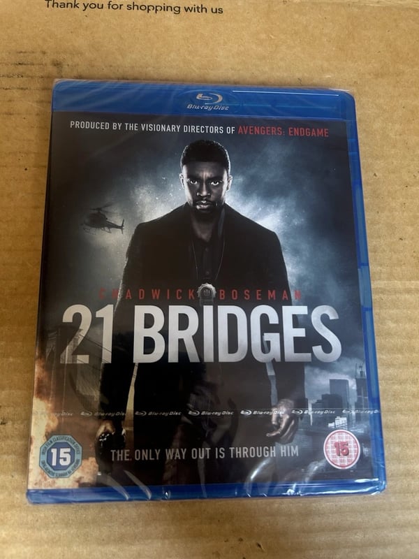 21 Bridges (2020) Bluray Chadwick Boseman Action Thriller Brand New