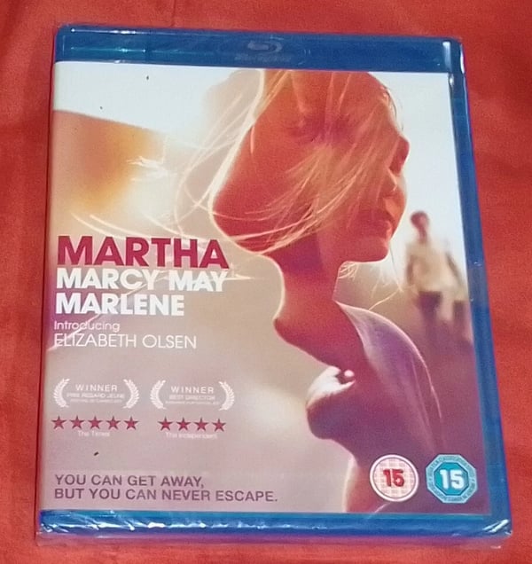 Martha Marcy May Marlene BluRay Film. Rated 15 , . ! Brand New