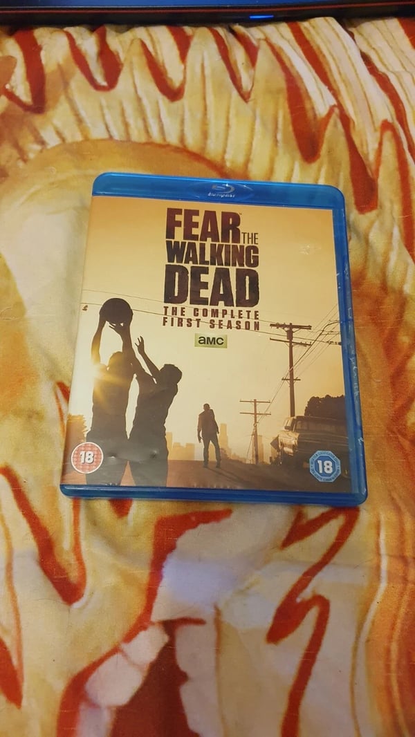 BLUERAY FEAR WALKING DEAD THE COMPLETE FIRST SEASON (18) 2X DISCS 298MINS 2015 Brand New