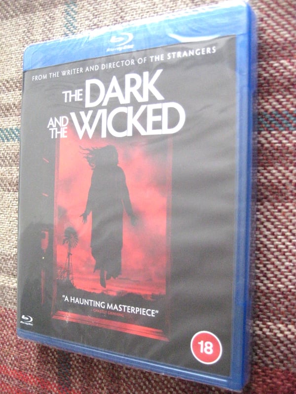 THE DARK AND THE WICKED BLU RAY 2021 AND Brand New