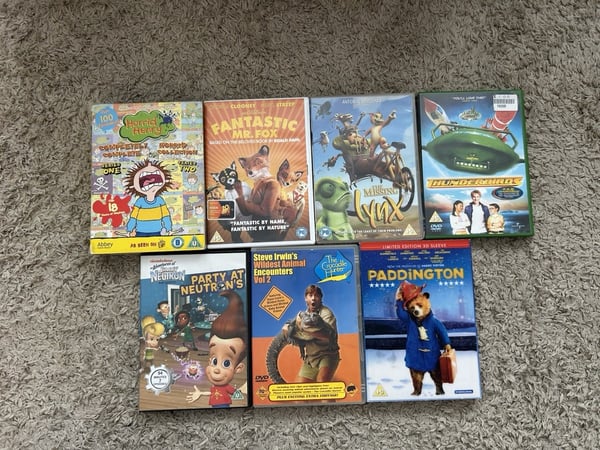 7 Lasten DVD:tä: 3 TV-sarjaa ja 4 elokuvaa - Paketti