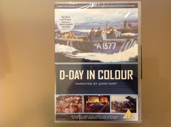 D-Day i farver – Fortalt af John Hurt (DVD)