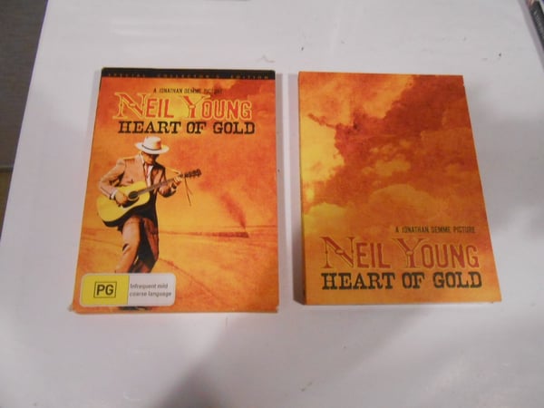 Neil Young: Heart of Gold Special Collectors Edition (2-Disc DVD)