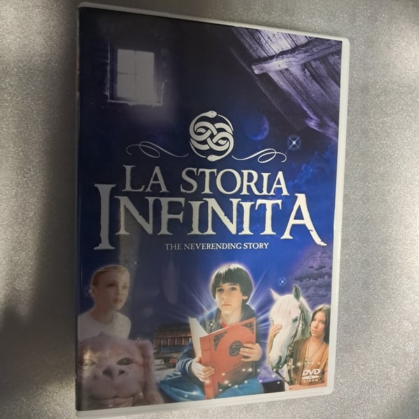 Den Uendelige Historie (The Neverending Story) – Italiensk/Engelsk DVD Den Uendelige Historie (The Neverending Story) – Italiensk/Engelsk DVD