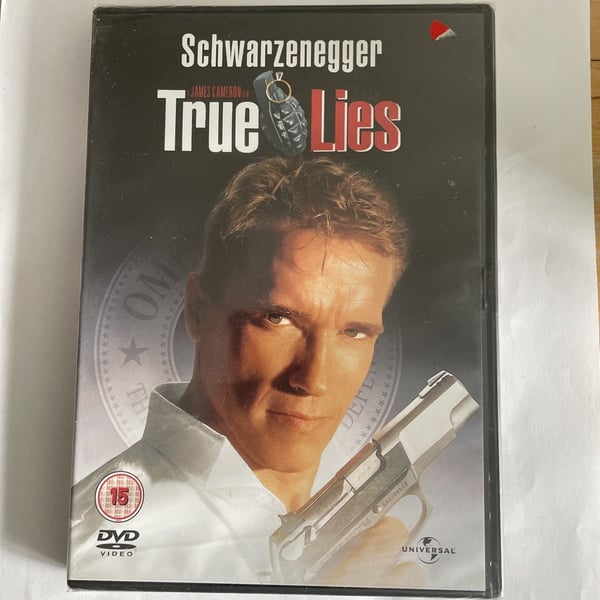 True Lies (DVD) – Actionkomedie med Arnold Schwarzenegger (1994)