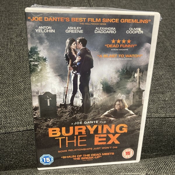 Burying The Ex DVD med Alexandra Daddario & Anton Yelchin
