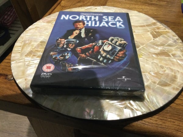North Sea Hijack (Ffolkes) Roger Moore DVD (UK-yhteensopiva)