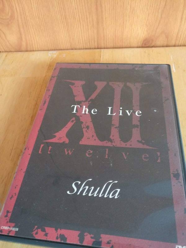 Shulla - XIItwelve The Live + postikortit + tarra (Visual Kei) DVD