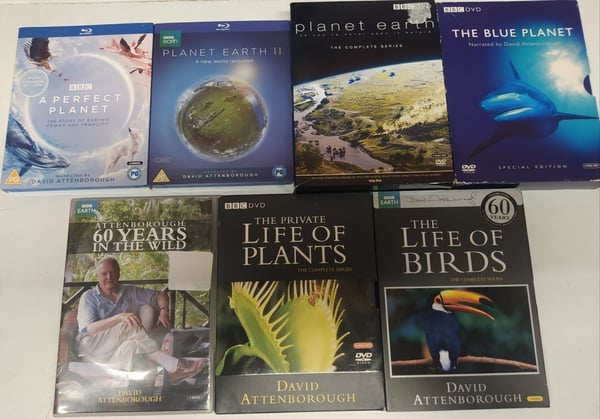 David Attenborough: Perfect Planet - DVD med 5 Artcards