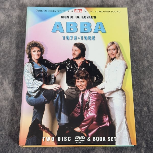 ABBA Music In Review Box Set – 2 DVD & Bok (1973)