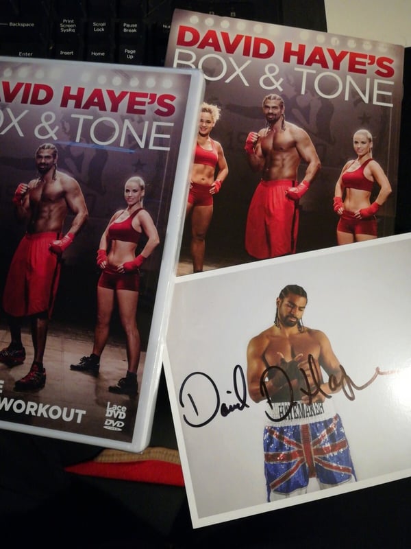 David Haye's Box & Tone (2013) – DVD med signert postkort