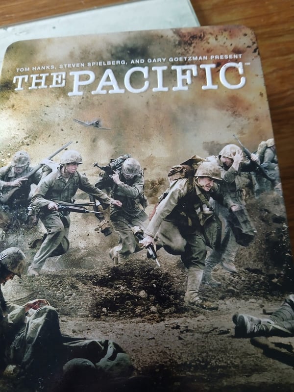 The Pacific – Tom Hanks, Steven Spielberg esittävät (4 DVD)