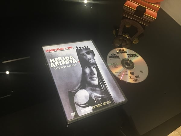 Open Wound DVD med Steven Seagal og DMX Open Wound DVD med Steven Seagal og DMX