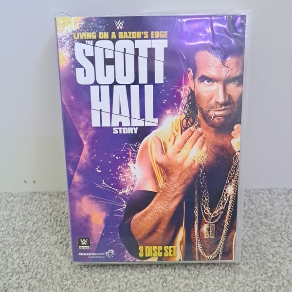 WWE Living on a Razor's Edge: The Scott Hall Story (2016) – DVD