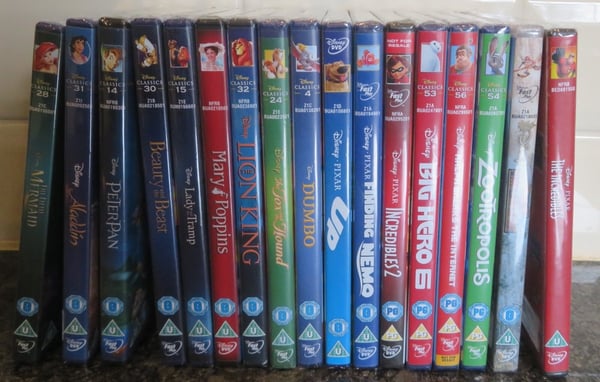 17 Disney DVD: Leijonakuningas, Peter Pan, Aladdin jne.