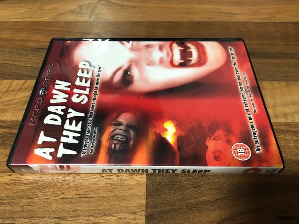 At Dawn They Sleep (2000) - Gyserfilm på DVD