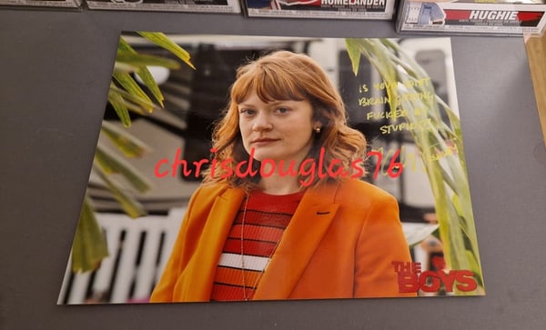 Colby Minifie (Ashley fra The Boys / Gen V) Signeret 10x8 med COA (DVD) Colby Minifie (Ashley fra The Boys / Gen V) Signeret 10x8 med COA (DVD)