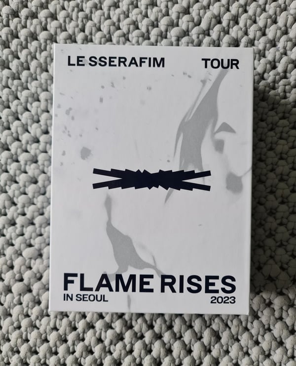 Le Sserafim Tour In Seoul NFC Video Photobook - Open DVD (2023)