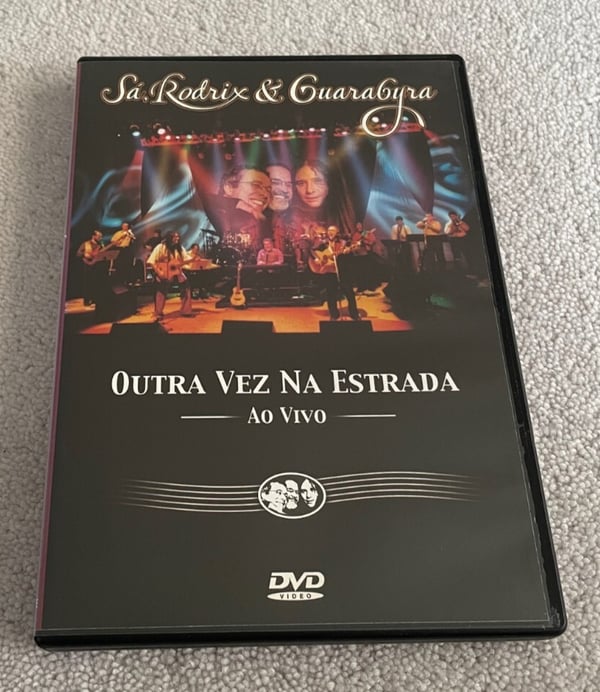SA Rodrix & Guarabyra: Outra Vez Na Estrada. Ao Vivo. DVD englanninkielisillä tekstityksillä