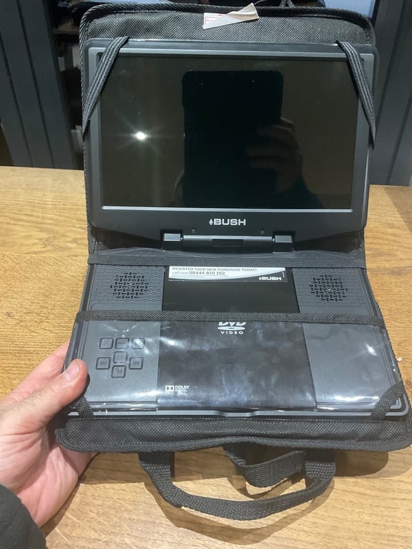 Bush Bærbar DVD-pakke med tilbehør
