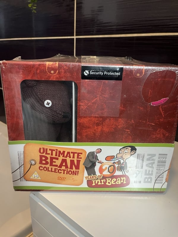 Mr Bean Ultimate Collection – Inkl. Klistermærker & Sjælden Bjørn DVD