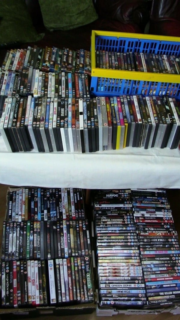 Over 300 Film & TV-serier: Action, Komedie Box Set DVD