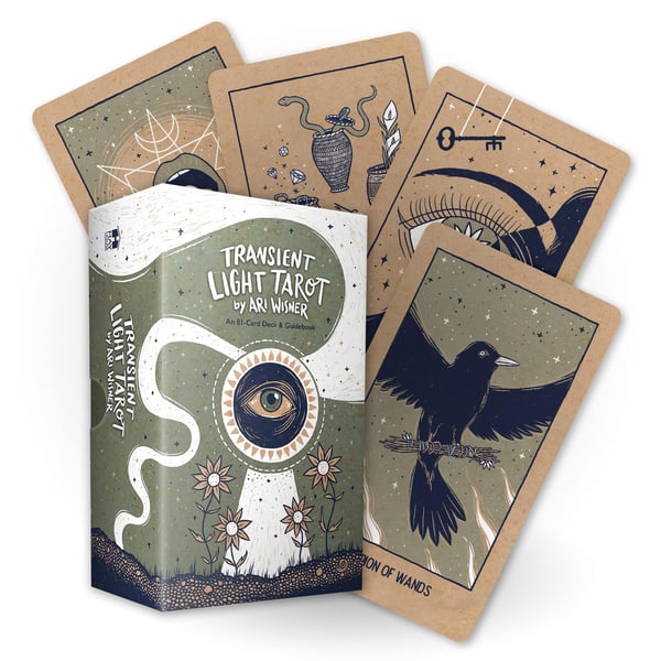 Transient Light Tarot: 81 kortin pakka ja opaskirja