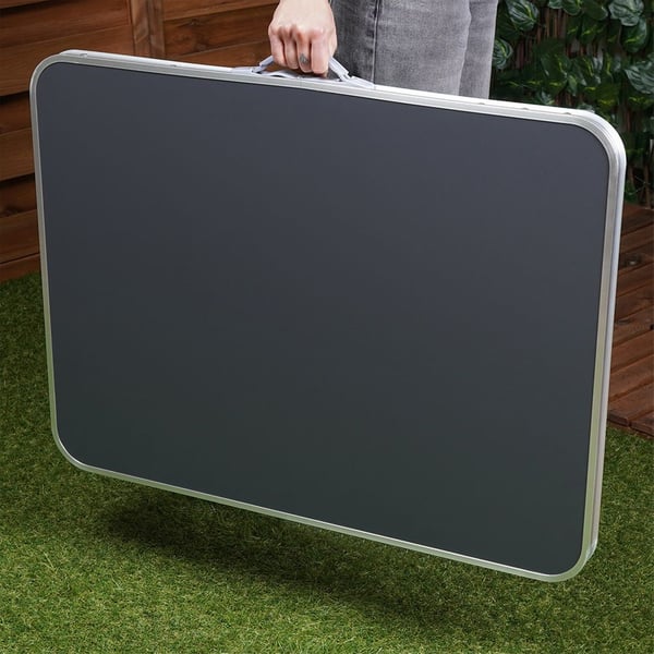Vikbart campingbord med fyra stolar
