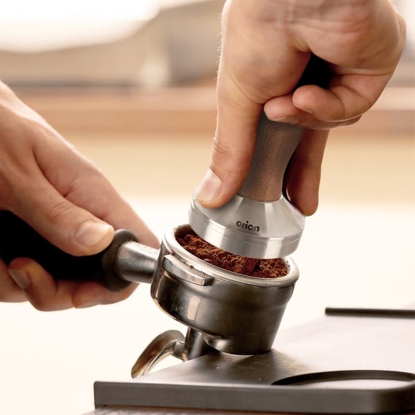 Kaffetamper i stål og træ 5x9,5 cm