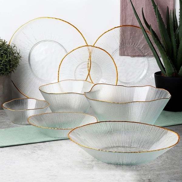Flad glas middagstallerken i guld 28 cm