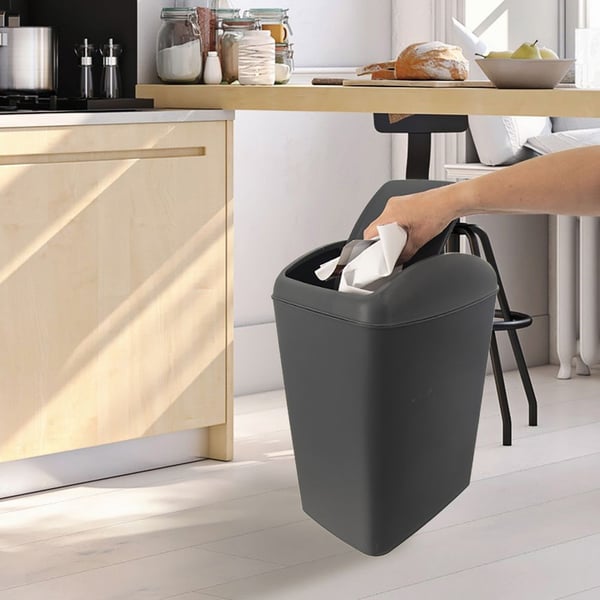 Harmaa muovinen roskasäiliö 20 l
