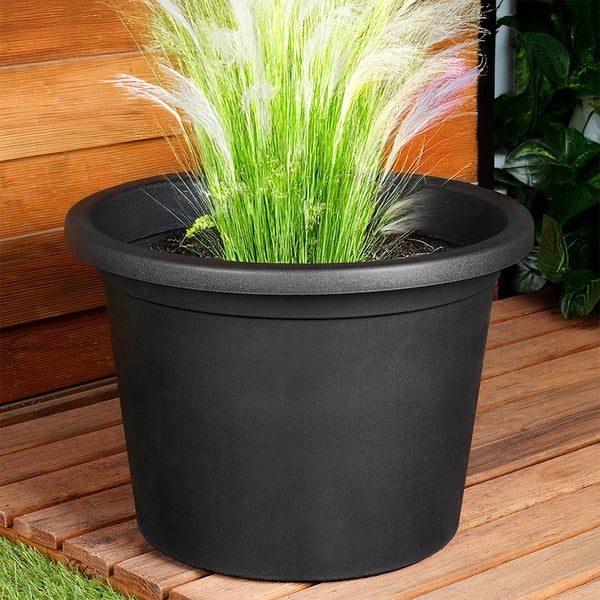 Musta pyöreä muovinen puutarharuuku 39 cm