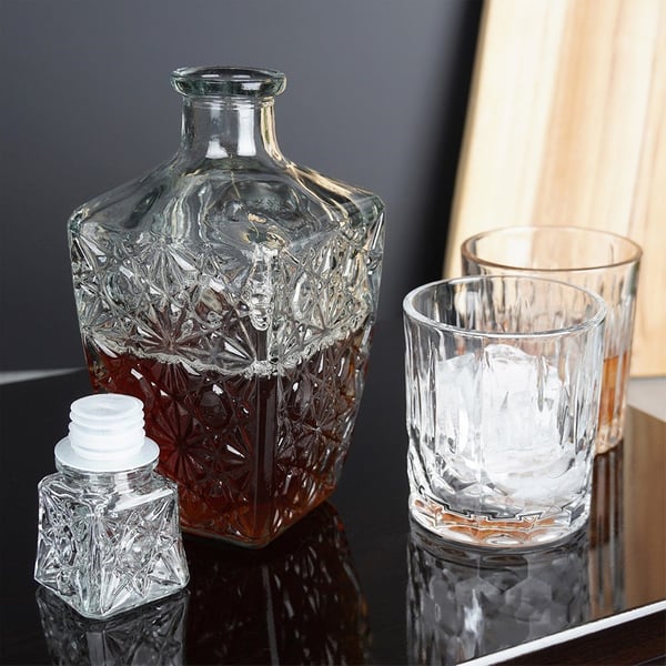 Glaskaraff med whisky 830 ml