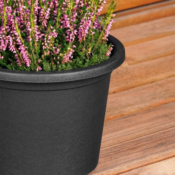 Plastikinen musta pyöreä puutarharuuku 20 cm